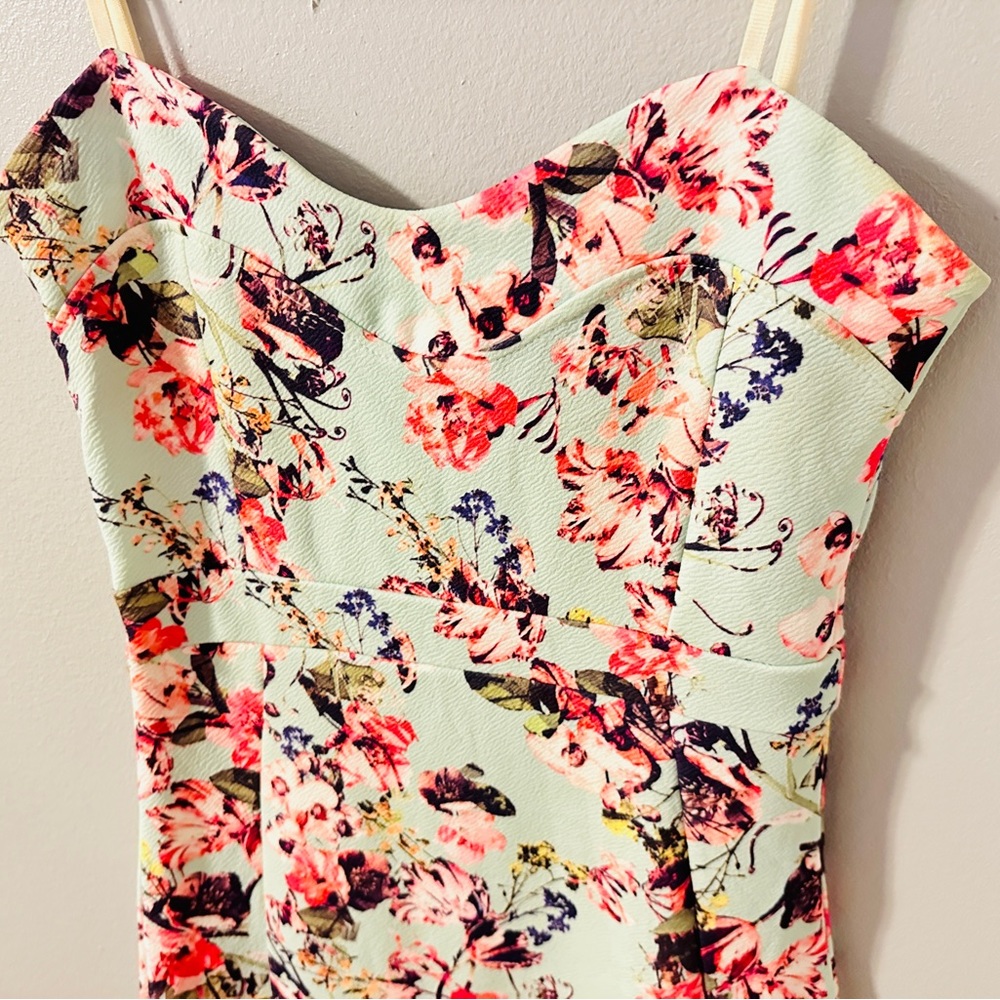 Floral Dress - Picture 3 of 8